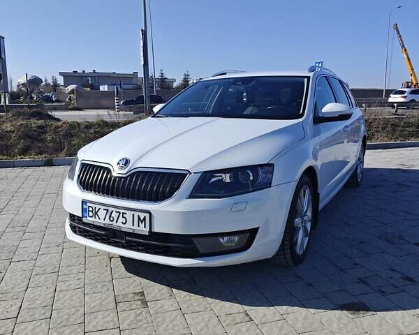 Белый Шкода Октавия, объемом двигателя 1.8 л и пробегом 225 тыс. км за 13000 $, фото 1 на Automoto.ua