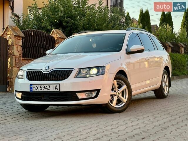 Белый Шкода Октавия, объемом двигателя 2 л и пробегом 253 тыс. км за 12500 $, фото 1 на Automoto.ua