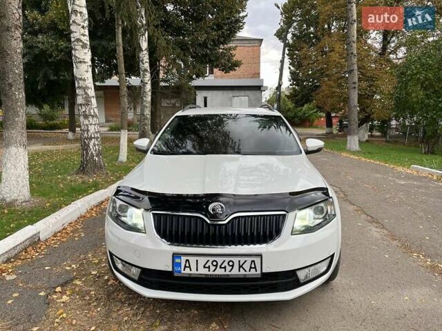 Білий Шкода Октавія, об'ємом двигуна 1.6 л та пробігом 245 тис. км за 9900 $, фото 1 на Automoto.ua