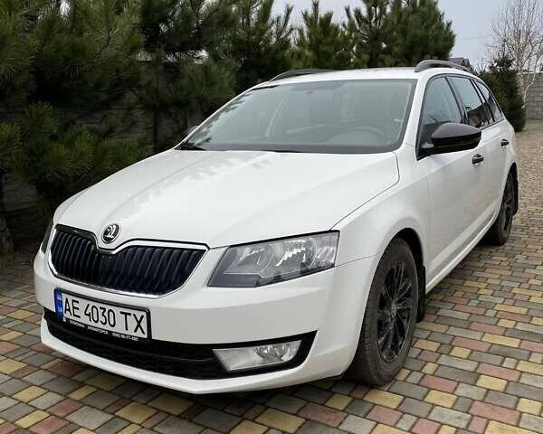 Шкода Октавия 2015 в Днепре (Днепропетровске) на Automoto.ua Белый Шкода Октавия, объемом двигателя 1.4 л и пробегом 202 тыс. км за 10500 $, фото 1 на Automoto.ua