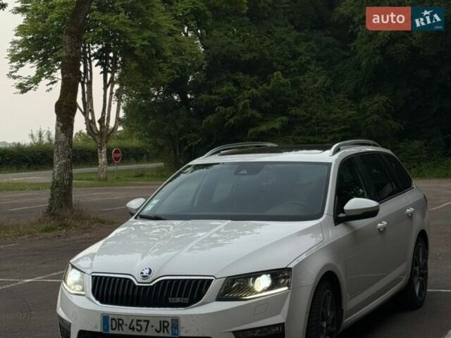 Белый Шкода Октавия, объемом двигателя 2 л и пробегом 218 тыс. км за 11628 $, фото 1 на Automoto.ua