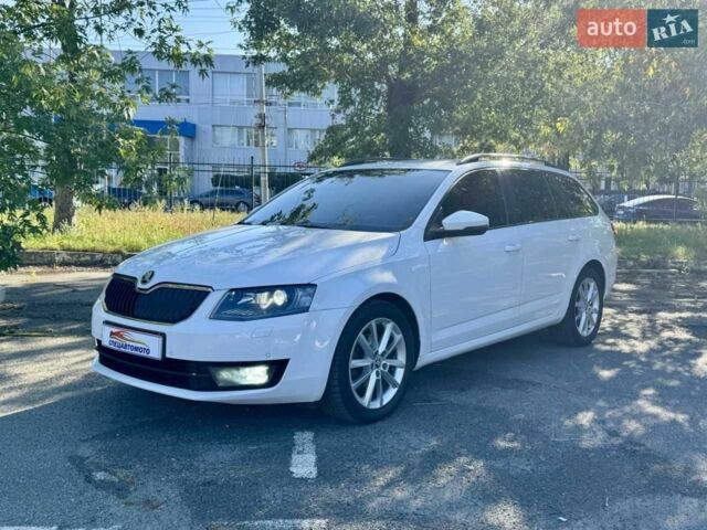 Белый Шкода Октавия, объемом двигателя 2 л и пробегом 230 тыс. км за 11990 $, фото 1 на Automoto.ua