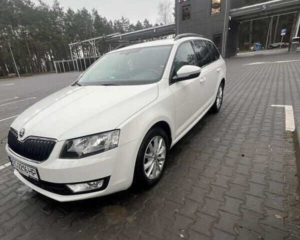 Білий Шкода Октавія, об'ємом двигуна 1.6 л та пробігом 305 тис. км за 11400 $, фото 1 на Automoto.ua