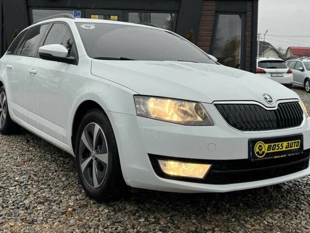 Белый Шкода Октавия, объемом двигателя 1.6 л и пробегом 260 тыс. км за 10999 $, фото 1 на Automoto.ua