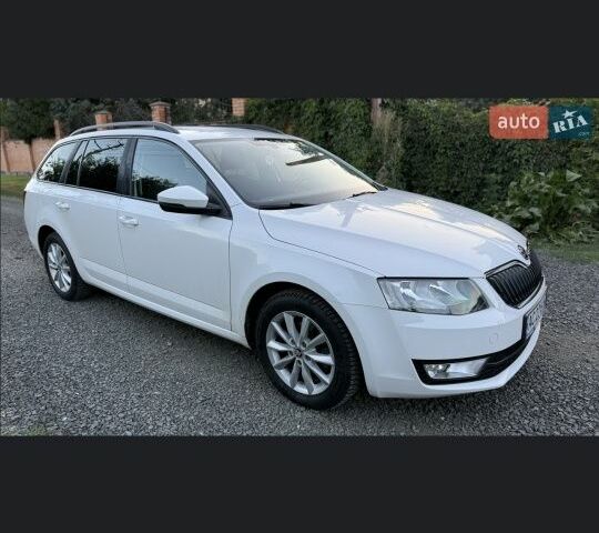 Белый Шкода Октавия, объемом двигателя 1.6 л и пробегом 303 тыс. км за 284 $, фото 1 на Automoto.ua