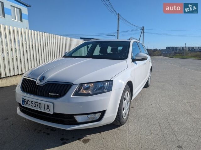 Белый Шкода Октавия, объемом двигателя 1.6 л и пробегом 261 тыс. км за 10000 $, фото 1 на Automoto.ua