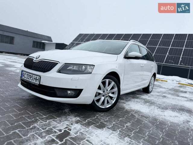 Белый Шкода Октавия, объемом двигателя 1.6 л и пробегом 253 тыс. км за 12700 $, фото 1 на Automoto.ua