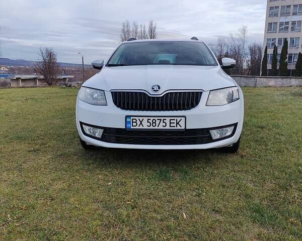 Белый Шкода Октавия, объемом двигателя 1.6 л и пробегом 252 тыс. км за 12500 $, фото 1 на Automoto.ua