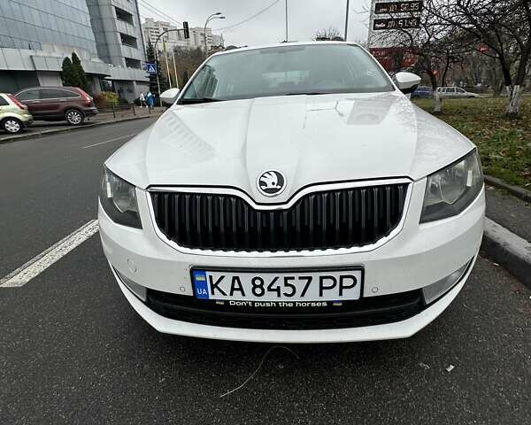 Белый Шкода Октавия, объемом двигателя 1.6 л и пробегом 180 тыс. км за 10500 $, фото 1 на Automoto.ua