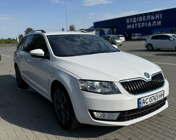 Шкода Октавия 2016 в Турийск на Automoto.ua Белый Шкода Октавия, объемом двигателя 1.97 л и пробегом 321 тыс. км за 11299 $, фото 1 на Automoto.ua