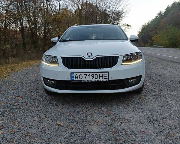 Белый Шкода Октавия, объемом двигателя 1.97 л и пробегом 233 тыс. км за 13200 $, фото 1 на Automoto.ua