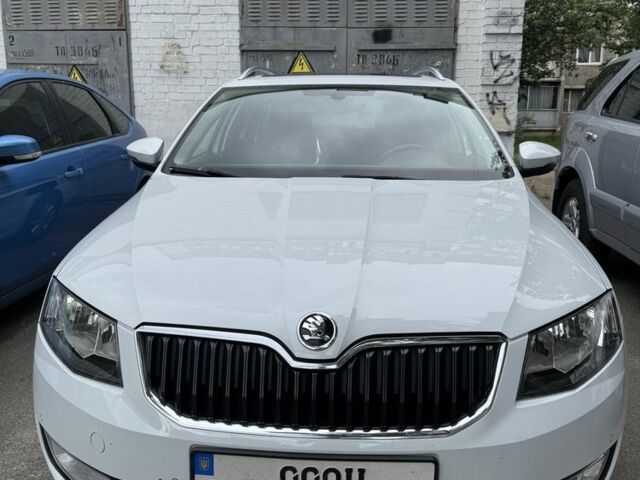 Белый Шкода Октавия, объемом двигателя 1.6 л и пробегом 221 тыс. км за 10900 $, фото 1 на Automoto.ua
