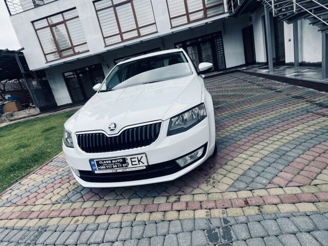 Білий Шкода Октавія, об'ємом двигуна 2 л та пробігом 200 тис. км за 12000 $, фото 1 на Automoto.ua