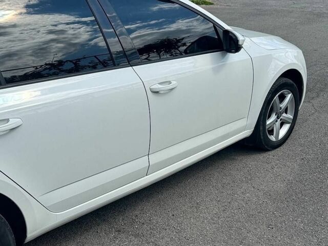 Білий Шкода Октавія, об'ємом двигуна 1.4 л та пробігом 269 тис. км за 10500 $, фото 1 на Automoto.ua