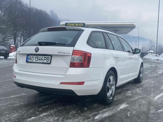 Белый Шкода Октавия, объемом двигателя 1.6 л и пробегом 269 тыс. км за 9800 $, фото 1 на Automoto.ua