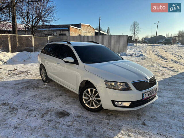 Белый Шкода Октавия, объемом двигателя 1.6 л и пробегом 280 тыс. км за 12000 $, фото 1 на Automoto.ua
