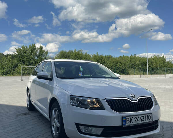 Білий Шкода Октавія, об'ємом двигуна 1.6 л та пробігом 257 тис. км за 10600 $, фото 1 на Automoto.ua