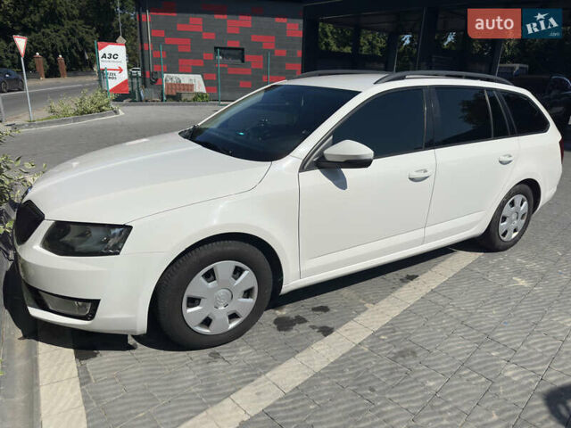 Белый Шкода Октавия, объемом двигателя 1.6 л и пробегом 232 тыс. км за 11500 $, фото 1 на Automoto.ua