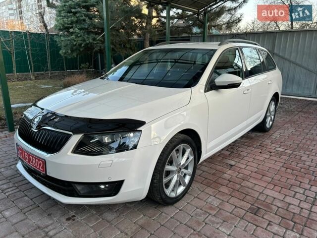 Белый Шкода Октавия, объемом двигателя 2 л и пробегом 229 тыс. км за 12999 $, фото 1 на Automoto.ua