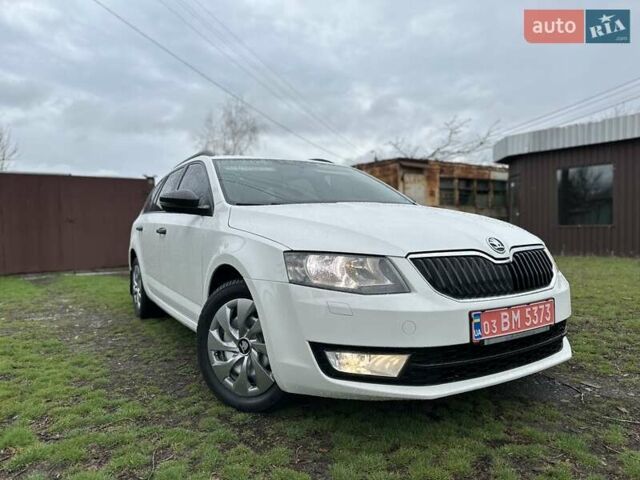 Белый Шкода Октавия, объемом двигателя 1.6 л и пробегом 192 тыс. км за 10900 $, фото 1 на Automoto.ua
