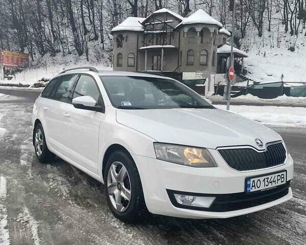 Белый Шкода Октавия, объемом двигателя 1.6 л и пробегом 269 тыс. км за 9800 $, фото 1 на Automoto.ua