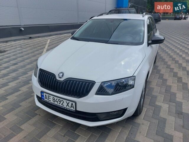 Белый Шкода Октавия, объемом двигателя 1.97 л и пробегом 220 тыс. км за 12800 $, фото 1 на Automoto.ua