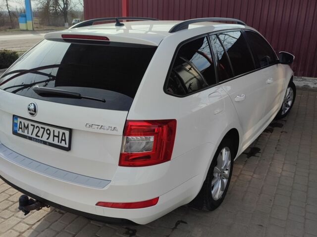Білий Шкода Октавія, об'ємом двигуна 1.6 л та пробігом 238 тис. км за 11500 $, фото 1 на Automoto.ua