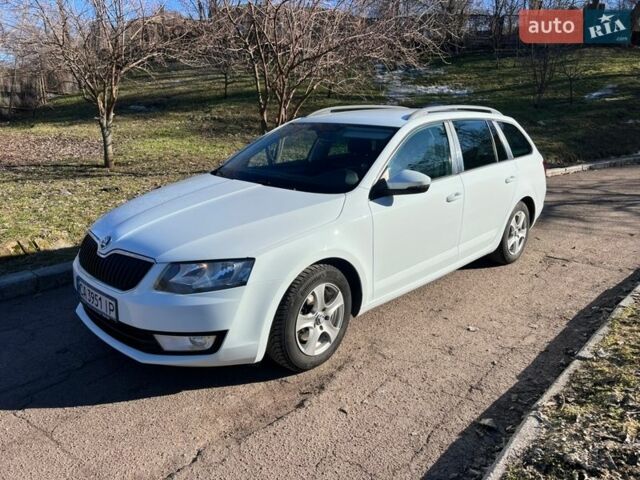 Белый Шкода Октавия, объемом двигателя 1.97 л и пробегом 220 тыс. км за 12300 $, фото 1 на Automoto.ua