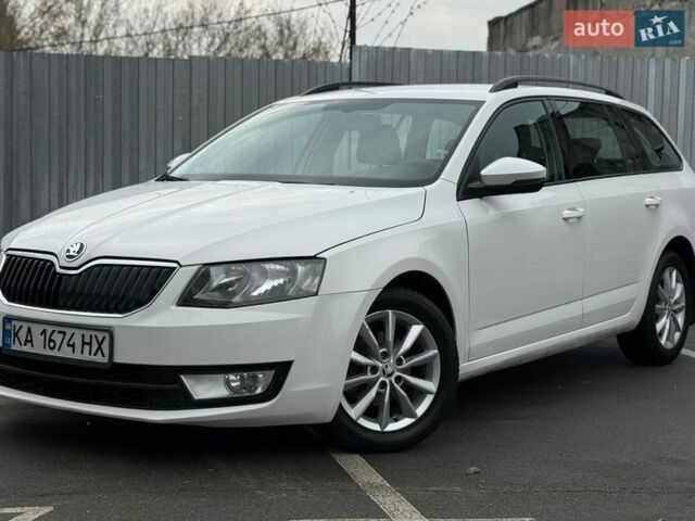 Белый Шкода Октавия, объемом двигателя 1.6 л и пробегом 228 тыс. км за 9900 $, фото 1 на Automoto.ua