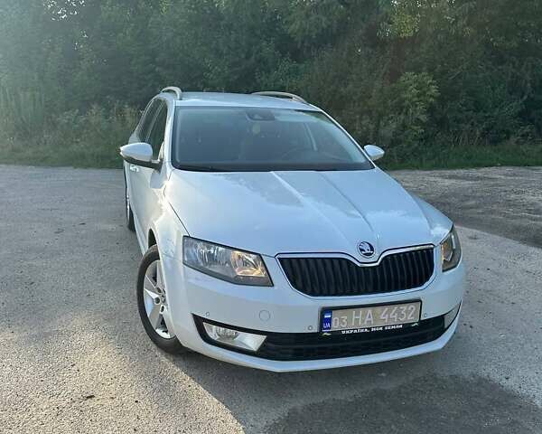 Белый Шкода Октавия, объемом двигателя 1.6 л и пробегом 185 тыс. км за 11100 $, фото 1 на Automoto.ua