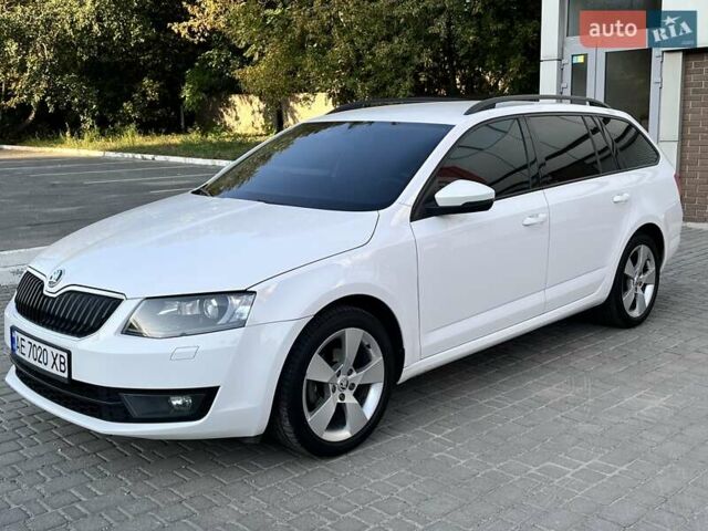 Білий Шкода Октавія, об'ємом двигуна 1.6 л та пробігом 257 тис. км за 11300 $, фото 1 на Automoto.ua