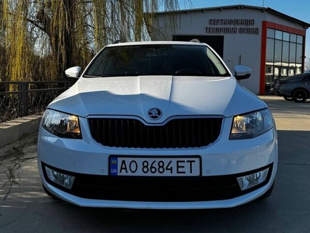 Белый Шкода Октавия, объемом двигателя 1.6 л и пробегом 350 тыс. км за 9300 $, фото 1 на Automoto.ua