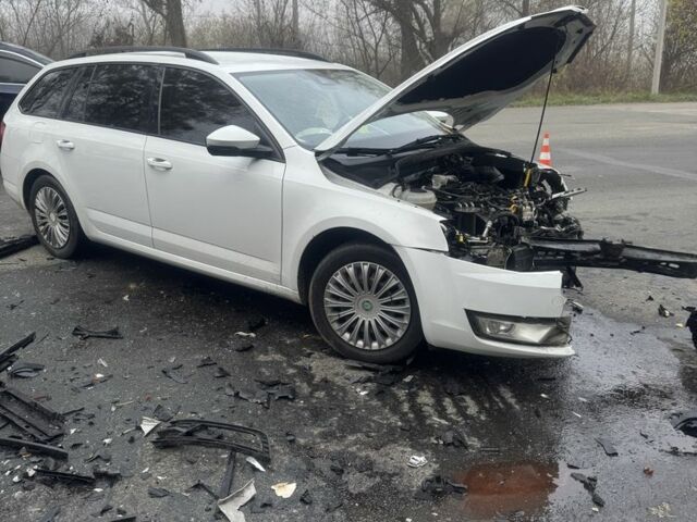 Білий Шкода Октавія, об'ємом двигуна 1.6 л та пробігом 260 тис. км за 3700 $, фото 1 на Automoto.ua