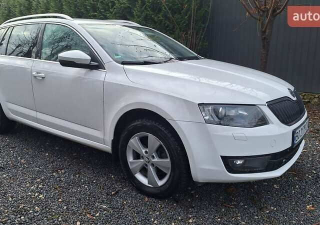 Белый Шкода Октавия, объемом двигателя 2 л и пробегом 294 тыс. км за 12900 $, фото 1 на Automoto.ua