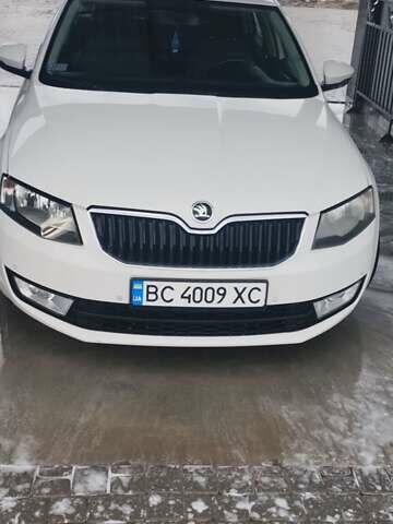 Белый Шкода Октавия, объемом двигателя 1.6 л и пробегом 310 тыс. км за 12000 $, фото 1 на Automoto.ua