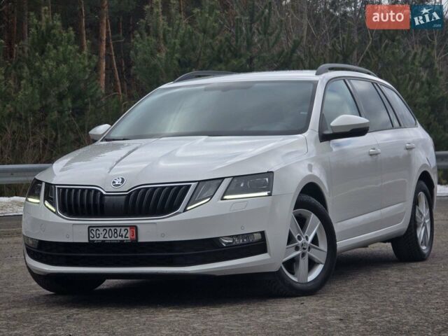 Белый Шкода Октавия, объемом двигателя 2 л и пробегом 200 тыс. км за 14499 $, фото 1 на Automoto.ua