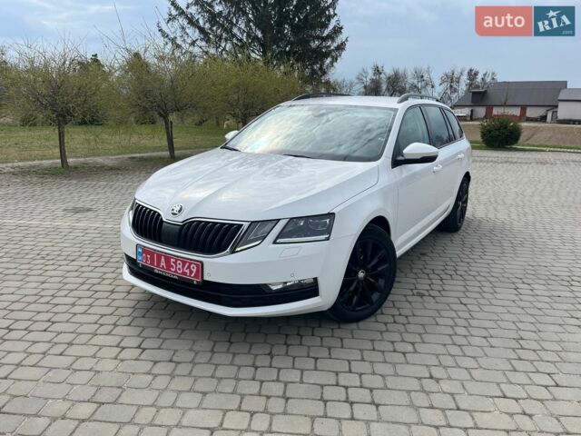 Білий Шкода Октавія, об'ємом двигуна 2 л та пробігом 213 тис. км за 16300 $, фото 1 на Automoto.ua