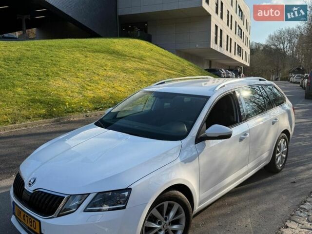 Белый Шкода Октавия, объемом двигателя 1.8 л и пробегом 217 тыс. км за 13500 $, фото 1 на Automoto.ua
