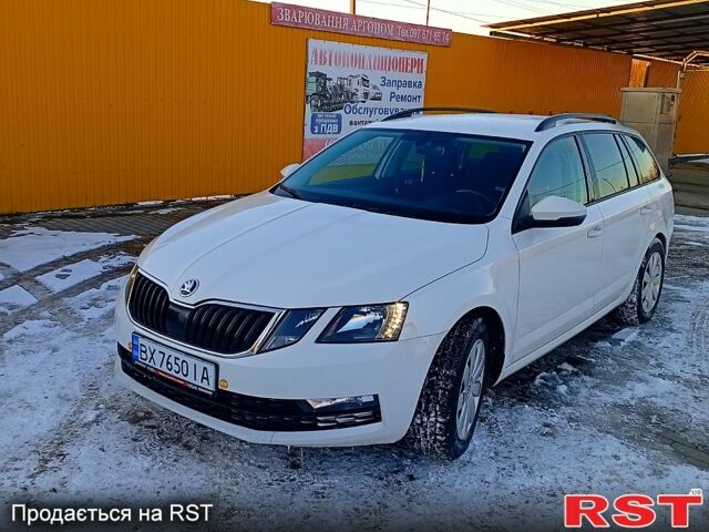 Белый Шкода Октавия, объемом двигателя 1.6 л и пробегом 245 тыс. км за 11900 $, фото 1 на Automoto.ua