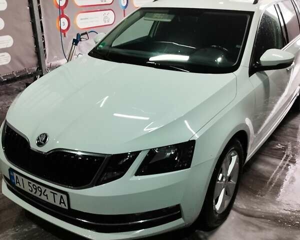 Белый Шкода Октавия, объемом двигателя 1.97 л и пробегом 275 тыс. км за 15200 $, фото 1 на Automoto.ua