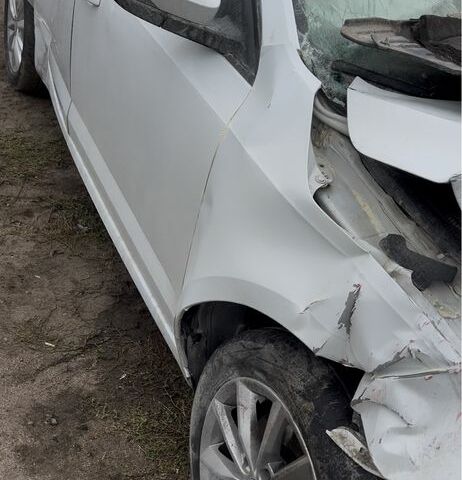 Белый Шкода Октавия, объемом двигателя 2 л и пробегом 250 тыс. км за 5400 $, фото 1 на Automoto.ua