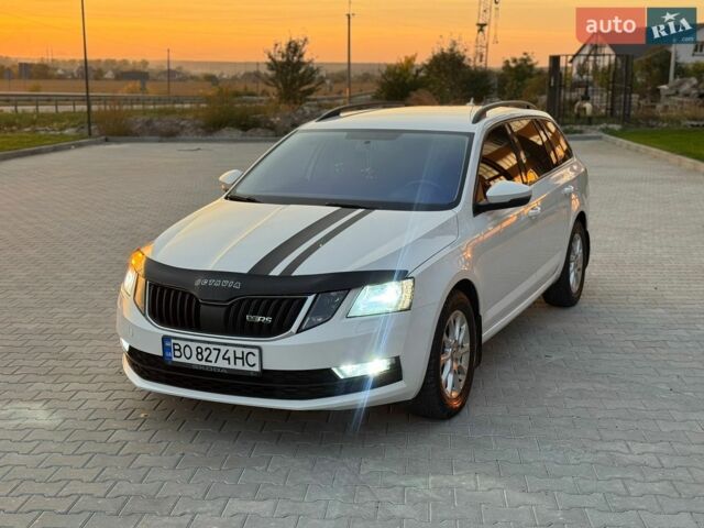 Білий Шкода Октавія, об'ємом двигуна 1.6 л та пробігом 293 тис. км за 12999 $, фото 1 на Automoto.ua
