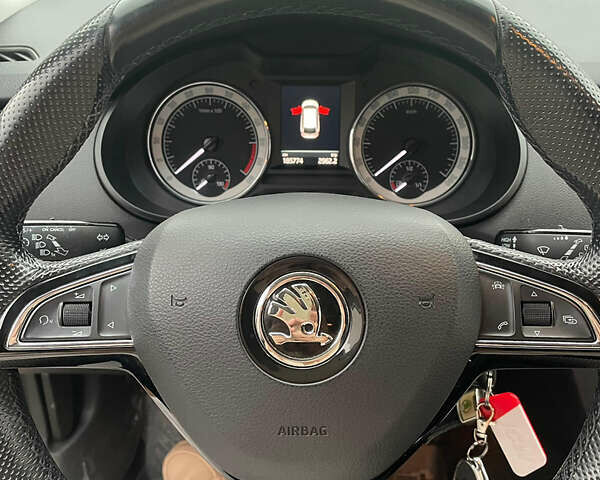 Белый Шкода Октавия, объемом двигателя 1.6 л и пробегом 200 тыс. км за 13700 $, фото 1 на Automoto.ua