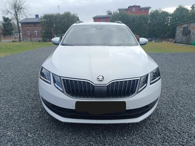 Белый Шкода Октавия, объемом двигателя 2 л и пробегом 179 тыс. км за 10200 $, фото 1 на Automoto.ua