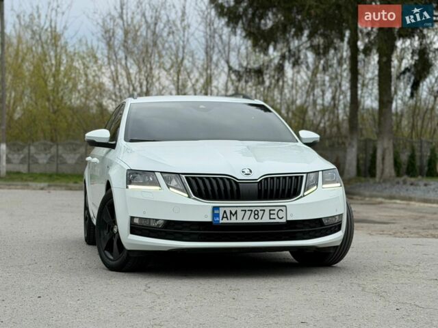 Білий Шкода Октавія, об'ємом двигуна 1.6 л та пробігом 240 тис. км за 13999 $, фото 1 на Automoto.ua