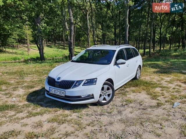 Белый Шкода Октавия, объемом двигателя 1.97 л и пробегом 179 тыс. км за 17100 $, фото 1 на Automoto.ua