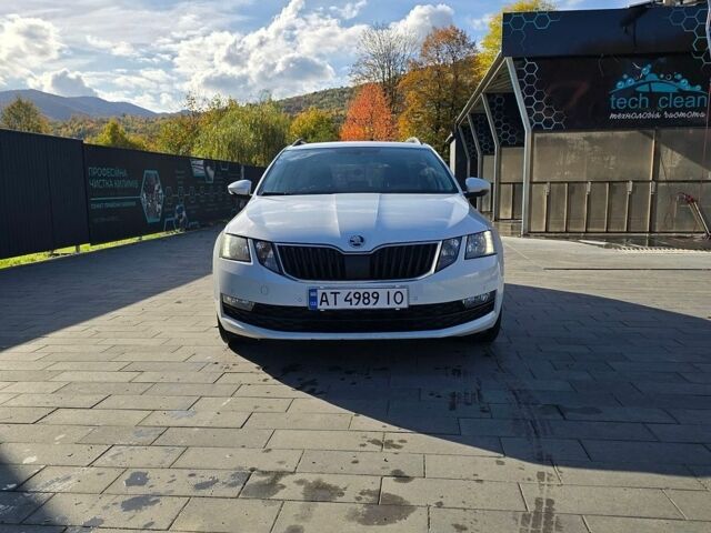 Білий Шкода Октавія, об'ємом двигуна 1.6 л та пробігом 272 тис. км за 12600 $, фото 1 на Automoto.ua
