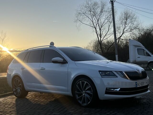 Белый Шкода Октавия, объемом двигателя 2 л и пробегом 250 тыс. км за 16500 $, фото 1 на Automoto.ua