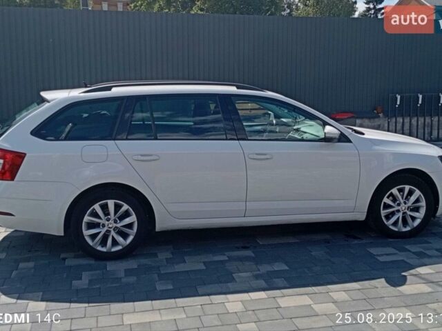 Білий Шкода Октавія, об'ємом двигуна 1.6 л та пробігом 276 тис. км за 11900 $, фото 1 на Automoto.ua