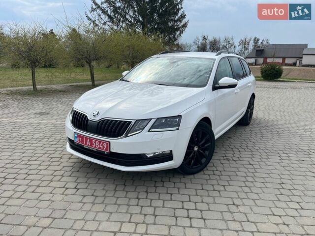 Белый Шкода Октавия, объемом двигателя 2 л и пробегом 213 тыс. км за 16900 $, фото 1 на Automoto.ua